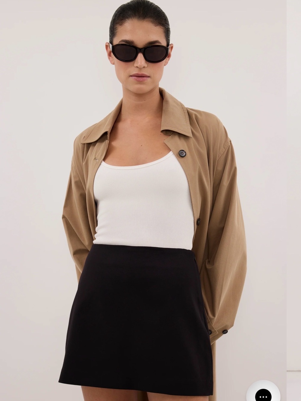 Diish 	
Soho black tailored skort